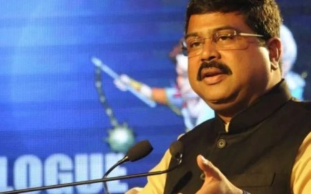 “अंग्रेजी स्वीकार्य, तो भारतीय भाषाएँ क्यों नहीं?”  शिक्षा मंत्री धर्मेंद्र प्रधान ने NEP की भाषा नीति पर कही बड़ी बात