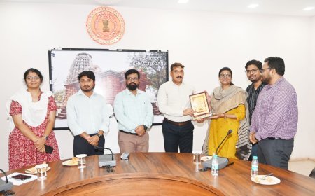 कबीरधाम जिला प्रशासन ने अपर कलेक्टर डॉ. मोनिका कौड़ों को भावभीनी विदाई दी