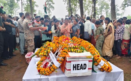 शहीद रंजीत कश्यप का पार्थिव देह गृहग्राम पहुँचा, नम आँखों से विदाई देने उमड़ा पूरा गांव