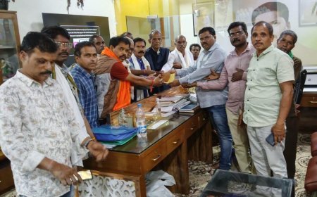 पूर्व विधायक संतराम नेताम को पलना दशहरा में शामिल होने का आमंत्रण, आयोजन की सफलता की दी शुभकामनाएं