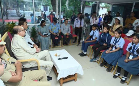राज्यपाल रमेन डेका ने मेधावी छात्रों से की संवाद, शिक्षा और खेल में सफलता के लिए दिए प्रेरक संदेश