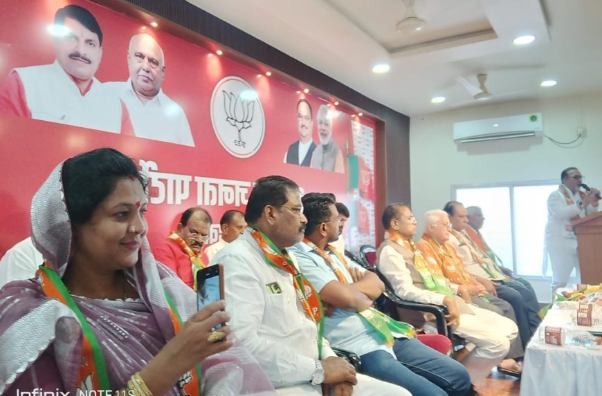 पंडित दीनदयाल उपाध्याय जयंती पर भाजपा ने मनाया समर्पण दिवस, फग्गन सिंह कुलस्ते सहित अनेक नेता हुए शामिल