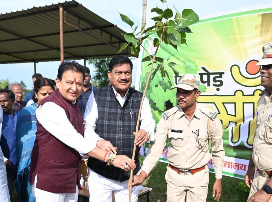 सेवा पखवाड़ा में बेटी शिक्षा और हरियाली को समर्पित पहल, विधायक डॉ. संपत अग्रवाल ने की सायकल वितरण और वृक्षारोपण