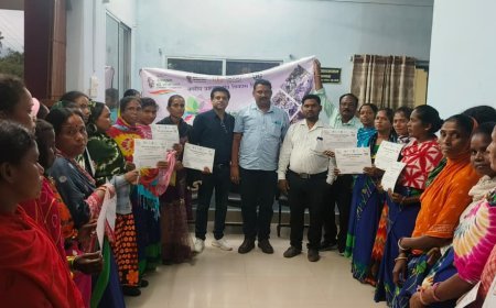 बड़े बचेली में गांधी और शास्त्री जयंती उत्सव, सफाई कर्मचारियों का किया सम्मान