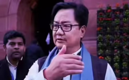 केंद्रीय मंत्री किरेन रिजिजू ने RSS की तारीफ की, कांग्रेस पर हमला बोलते हुए युवा पीढ़ी से मोदी सरकार के साथ खड़े होने की अपील की