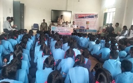 माकड़ी पुलिस ने हाई स्कूल ठेमगाँव में चलाया साइबर जागरूकता अभियान, छात्र-शिक्षकों को दी साइबर, महिला अपराध और नशामुक्ति की जानकारी