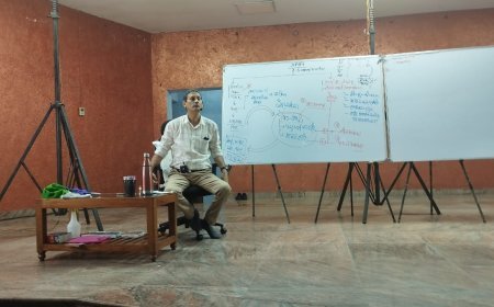 गृहिणी ही बच्चों के सर्वांगीण विकास की आधारशिला, जीवन विद्या शिविर में श्री सोमदेव त्यागी ने बताया परिवार में मां का महत्व