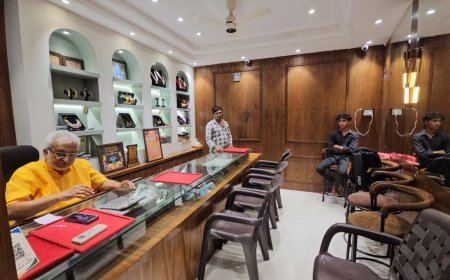 खैरागढ़ में महंगाई की मार से फीकी पड़ी दीपावली की रौनक — पुष्य नक्षत्र पर भी नहीं दिखी खरीदी की चहल-पहल