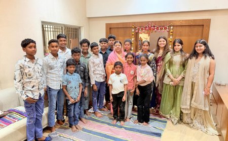 पंडरिया विधायक भावना बोहरा ने ग्राम सेमरहा के बच्चों के साथ मनाई दीपावली, बच्चों के साथ किया भोजन