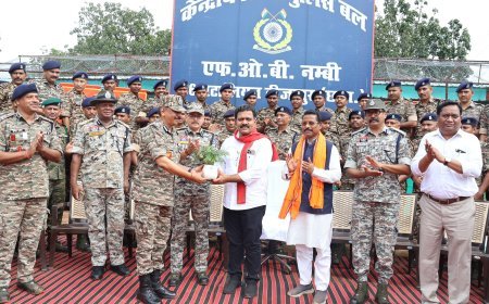 उपमुख्यमंत्री विजय शर्मा ने नंबी कैंप में जवानों से की मुलाकात, ‘एक पेड़ मां के नाम’ अभियान में किया वृक्षारोपण