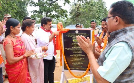उपमुख्यमंत्री विजय शर्मा ने नंबी में सड़क निर्माण का किया भूमिपूजन, जनचौपाल में ग्रामीणों से की सीधी चर्चा