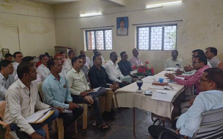 कबीरधाम जिला कार्यालय में मतदाताओं की सुविधा के लिए निर्वाचन हेल्प डेस्क की स्थापना