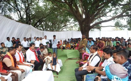उप मुख्यमंत्री विजय शर्मा ने ग्राम कच्चापाल में ग्रामीणों से किया संवाद, सीआरपीएफ जवानों का किया उत्साहवर्धन