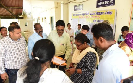कलेक्टर नुपूर राशि पन्ना ने आधार अद्यतन शिविर का किया निरीक्षण, अपार आईडी निर्माण में तेजी लाने के निर्देश