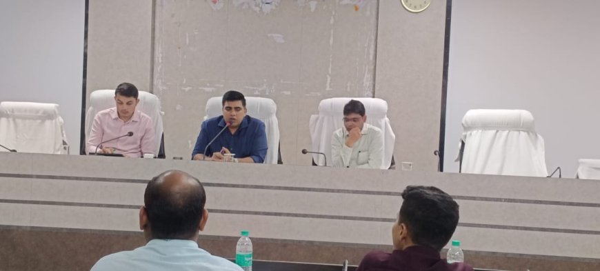 नगरीय निकायों में स्ट्रीट वेंडरों की होगी काउंसलिंग, पीएम स्वनिधि योजना के अधिकतम लाभ हेतु कलेक्टर ने दिए निर्देश