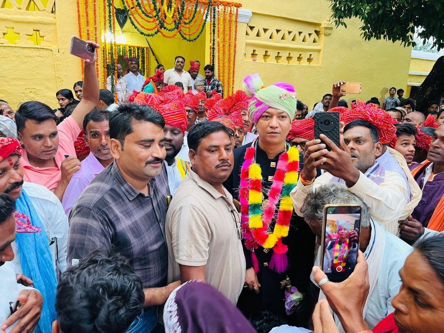 सत्य, साहस और संस्कार की अमर परंपरा: लोहारा रियासत के राजा खड़क सिंह ने विजयदशमी पर किया नगर भ्रमण