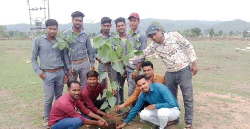 आईटीआई पंडरिया में युवाओं का जोश, कौशल विकास और स्वच्छता सेवा से बढ़ा आत्मनिर्भरता का संकल्प