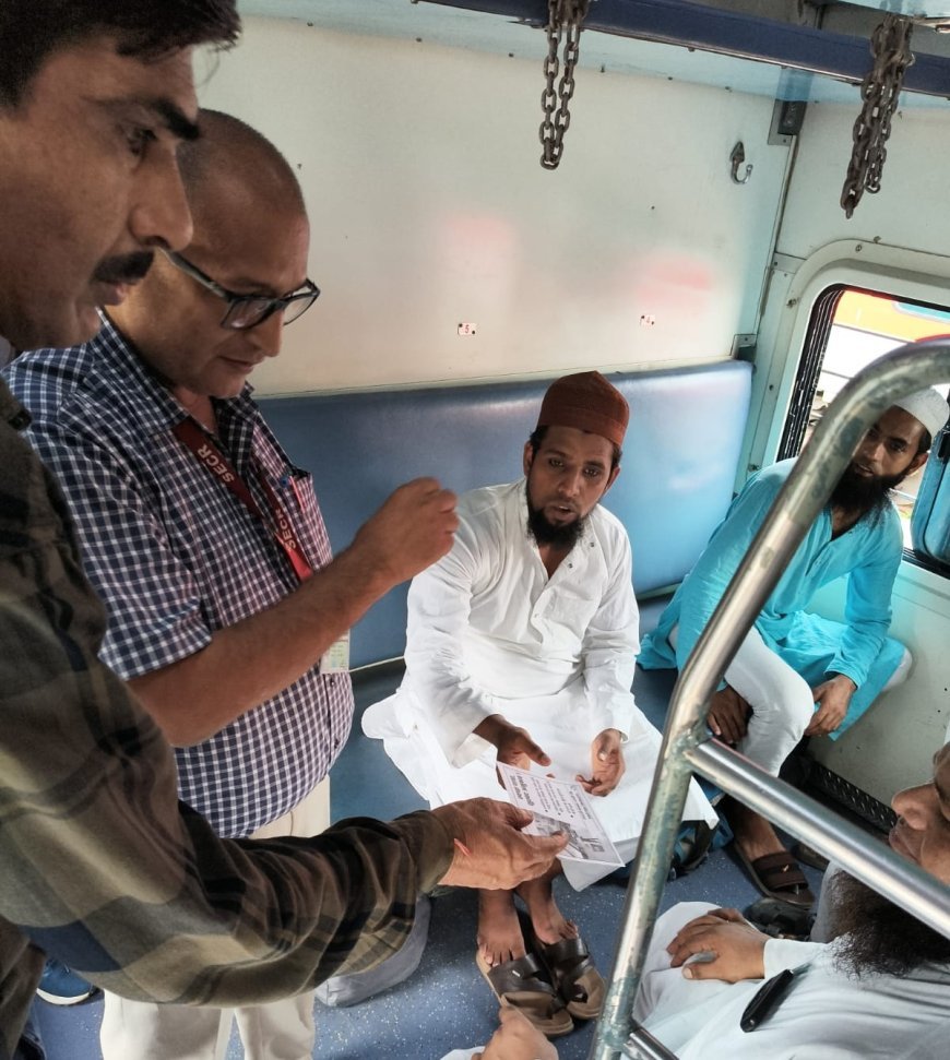 स्वच्छता पखवाड़ा: “स्वच्छ रेलगाड़ी” थीम पर चला गहन सफाई अभियान, यात्रियों से लिए गए बहुमूल्य सुझाव