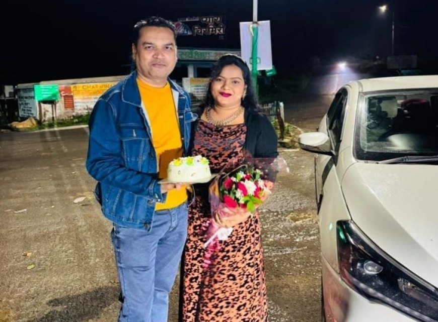 मंत्री के निज सचिव ने सड़क पर पत्नी का मनाया बर्थडे, बोनट पर काटा केक, आतिशबाजी से मचाई सनसनी — अब पुलिस ने दर्ज की FIR