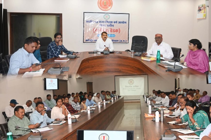 मुख्यमंत्री की मंशा के अनुरूप विकास कार्यों में तेजी लाएं — कलेक्टर गोपाल वर्मा