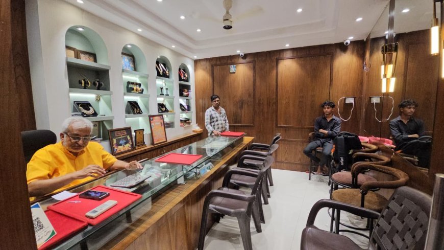 खैरागढ़ में महंगाई की मार से फीकी पड़ी दीपावली की रौनक — पुष्य नक्षत्र पर भी नहीं दिखी खरीदी की चहल-पहल
