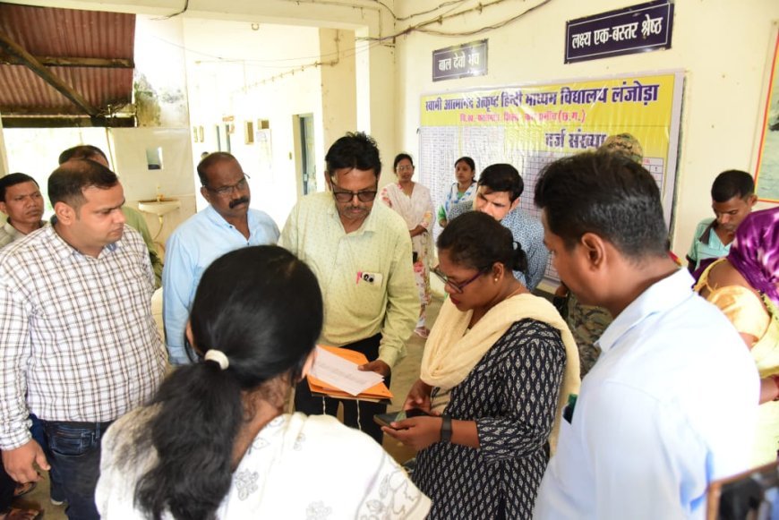 कलेक्टर नुपूर राशि पन्ना ने आधार अद्यतन शिविर का किया निरीक्षण, अपार आईडी निर्माण में तेजी लाने के निर्देश