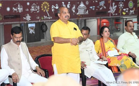 “वंदे मातरम्” के 150 वर्ष पूर्ण होने पर रायपुर में ऐतिहासिक आयोजन की तैयारी, इनडोर स्टेडियम में हुई महत्वपूर्ण बैठक