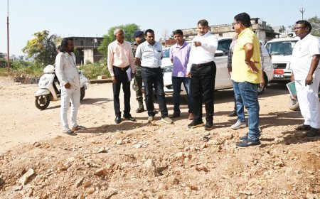 कलेक्टर गोपाल वर्मा ने सड़क और चौपाटी निर्माण कार्यों का किया निरीक्षण, अधिकारियों को दी गति और गुणवत्ता बढ़ाने के निर्देश