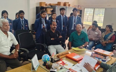 पीएम श्री सेजेस फरसगांव में बोर्ड परीक्षा की तैयारी पर छात्रों, अभिभावकों और शिक्षकों की संयुक्त चर्चा