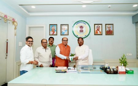 कृषि मंत्री रामविचार नेताम ने किया राज्य स्तरीय फल, फूल, सब्जी प्रदर्शनी एवं प्रतियोगिता का पोस्टर विमोचन