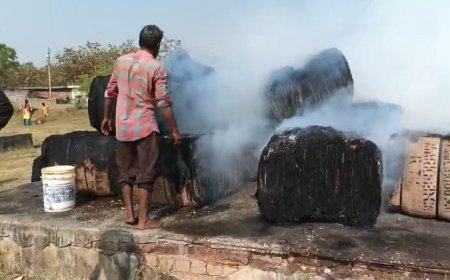 धान खरीदी के बीच बारदानों में रहस्यमयी आग, दो जिलों में लाखों के बोरे खाक