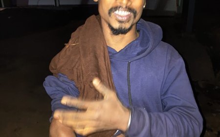 भखारा पुलिस की त्वरित कार्रवाई: सार्वजनिक स्थान पर गांजा पीते युवक की गिरफ्तारी