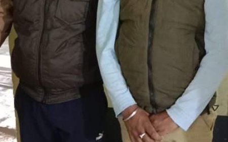 कुसूमघटा में ताश-पत्ती पर जुआ खेल रहे दो आरोपी गिरफ्तार, 1.06 लाख रुपये जप्त