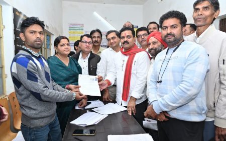 उपमुख्यमंत्री विजय शर्मा ने मतदान केंद्र पहुँचकर भरा एसआईआर फॉर्म, नागरिकों से की सहभागिता की अपील