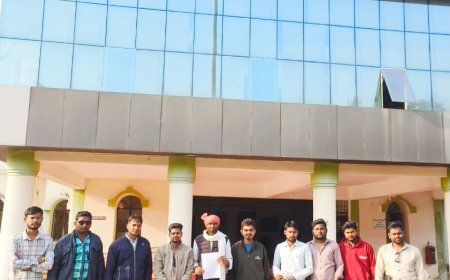 धान खरीदी केंद्रों में आउटसोर्सिंग कंप्यूटर ऑपरेटरों के साथ अन्याय, युवाओं ने जिलाधीश को ज्ञापन सौंपा