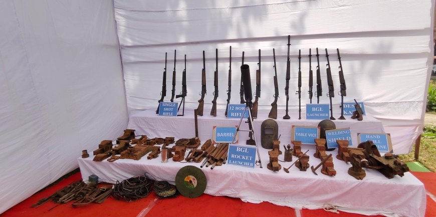 सुकमा में सुरक्षा बलों की बड़ी सफलता: नक्सलियों की ऑर्डिनेंस फैक्ट्री ध्वस्त, 17 रायफल व रॉकेट लॉन्चर बरामद