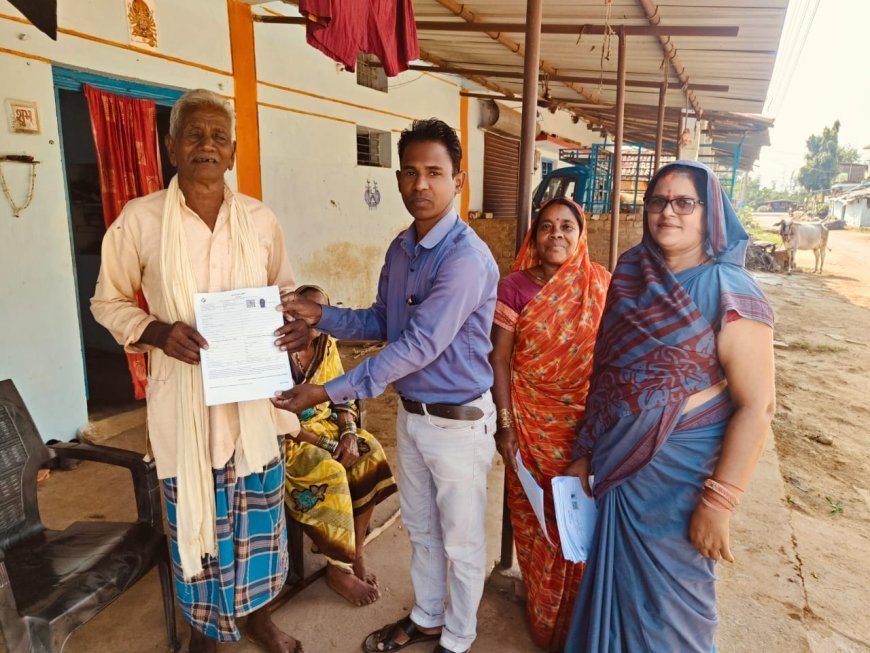 बालोद जिले में विशेष गहन पुनरीक्षण (एसआईआर) का कार्य जारी, बीएलओ घर-घर जाकर कर रहे हैं गणना पत्रक वितरण