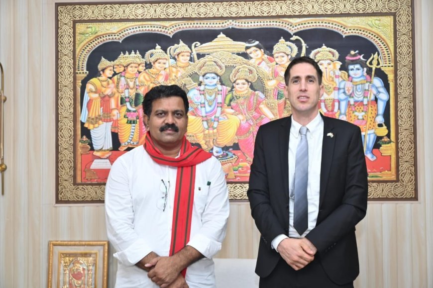 उपमुख्यमंत्री विजय शर्मा से इस्राइल के आर्थिक प्रतिनिधि यैर ओशेरॉफ की सौजन्य भेंट, कृषि और तकनीकी सहयोग पर हुई चर्चा