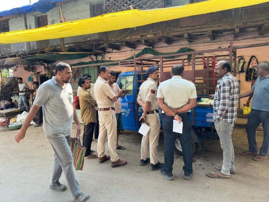 कबाड़ी दुकानों पर पुलिस की सरप्राइज चेकिंग, संदिग्ध लोहे का कबाड़ जब्त — सिटी कोतवाली पुलिस की सख्त कार्रवाई