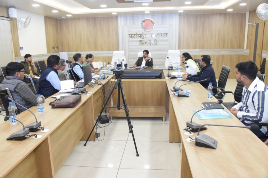 सिंगरौली में CMDPA समीक्षा बैठक, कलेक्टर ने माइनिंग कंपनियों को समयबद्ध कोयला उत्पादन के निर्देश दिए