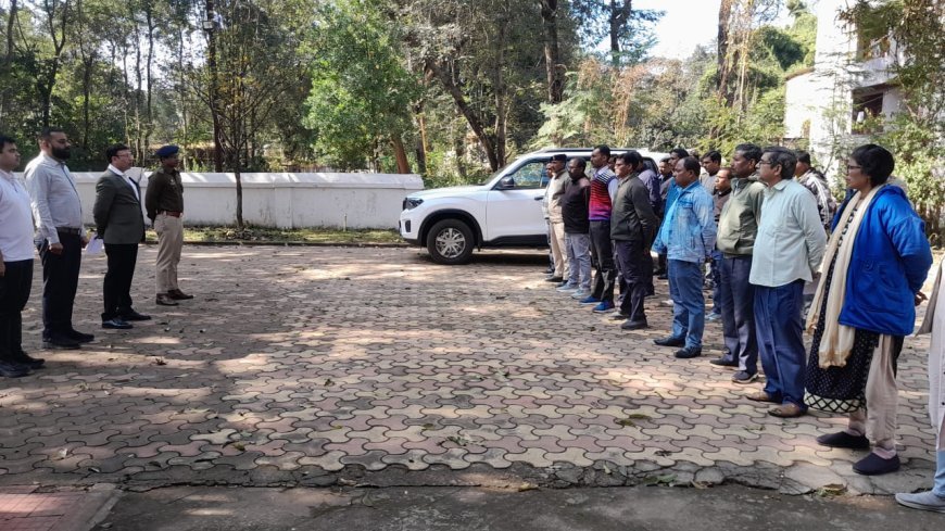 संविधान दिवस पर जशपुर पुलिस ने ली प्रस्तावना की शपथ