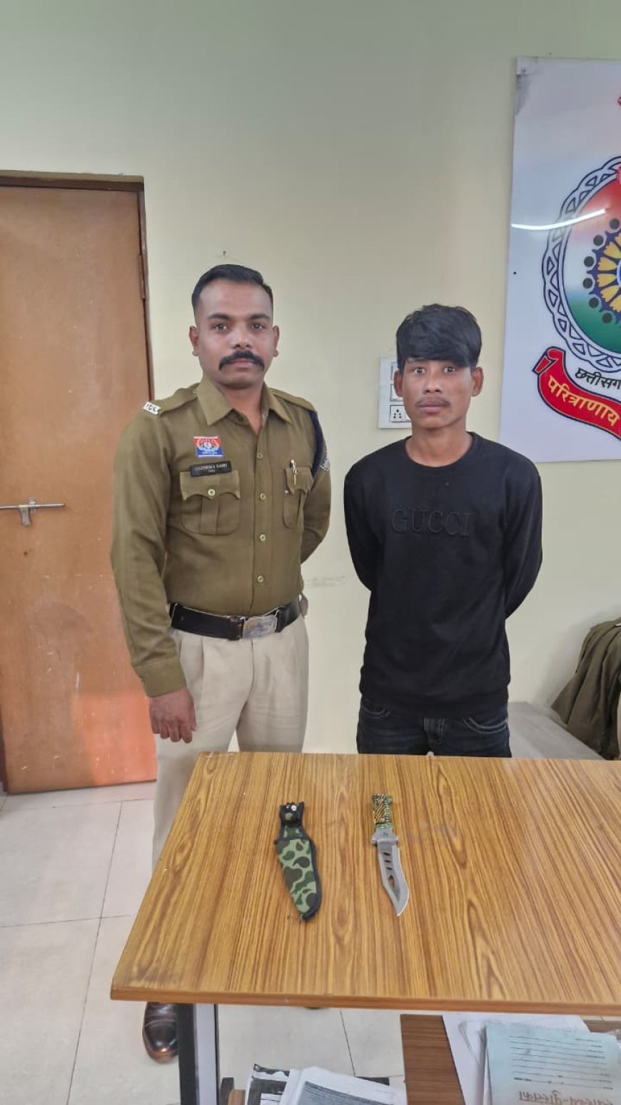 बाल्मीकि नगर में धारदार चाकू के साथ विनोद राणा उर्फ बठुआ गिरफ्तार