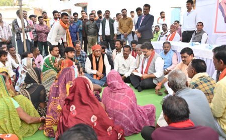 ग्राम चरडोंगरी और बांझी में उपमुख्यमंत्री विजय शर्मा का जनसंपर्क, ग्रामीणों को मिली बड़ी सौगातें