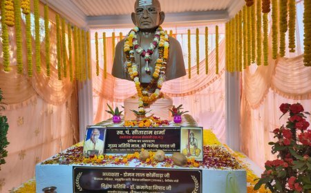 स्कूल शिक्षा मंत्री ने पं. सीताराम शर्मा की प्रतिमा का किया अनावरण