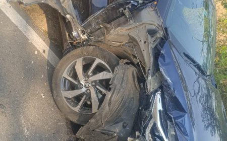 गीदम–कारली मार्ग पर तूफान और कार की भीषण टक्कर, बड़ा हादसा टला