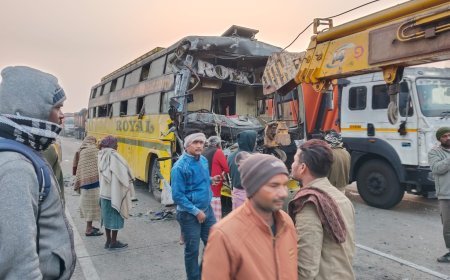 बिलासपुर में भीषण सड़क हादसा, खड़े ट्रेलर से टकराई यात्री बस, 12 यात्री घायल