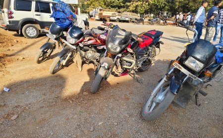 हरिनछपरा खार में जुआरियों पर पुलिस की दबिश, चार मोटर सायकल सहित ताश पत्ती व चटाई जप्त