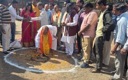 उत्तर विधायक पुरंदर मिश्रा ने आंगनबाड़ी भवन, सामुदायिक भवन एवं सीसी रोड मंझीपारा निर्माण कार्यों का किया भूमिपूजन