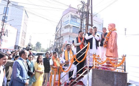 सुशासन दिवस पर अटल जी को नमन, उत्तर विधायक पुरंदर मिश्रा ने अटल चौक में किया श्रद्धासुमन अर्पण