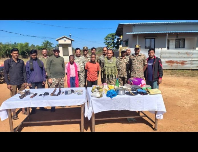 बालाघाट में दो इनामी नक्सलियों ने किया आत्मसमर्पण, सुरक्षा एजेंसियों को बड़ी सफलता